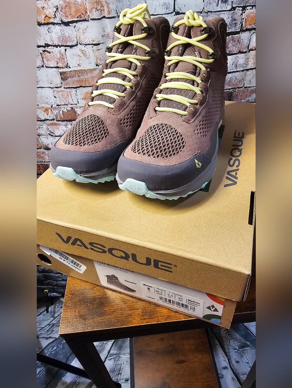 Vasque Breeze LT NTX Mid Hiking Boots Waterproof Vibram Sole Brown W Sz 8 NWT